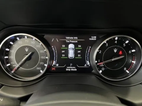 More photos of 2024 Maserati Levante Modena at Maserati Alfa Romeo of Naperville, IL