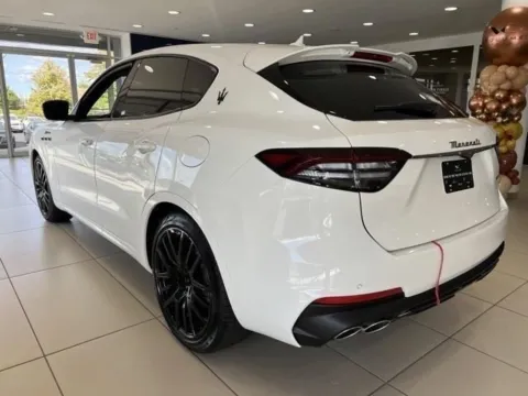 More photos of 2024 Maserati Levante Modena at Maserati Alfa Romeo of Naperville, IL