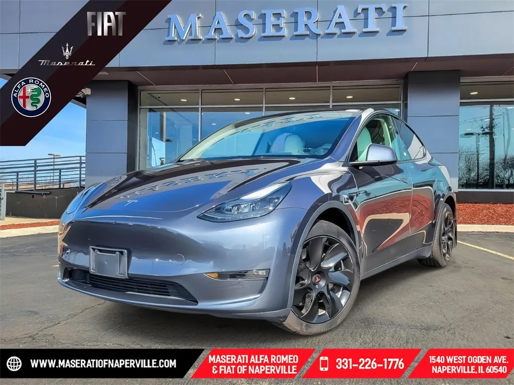 Used 2023 Tesla Model Y Long Range for sale in Naperville, IL at ...