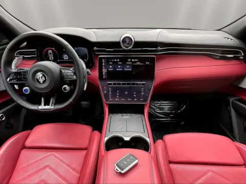 More photos of 2025 Maserati Grecale Modena at Maserati Alfa Romeo of Naperville, IL