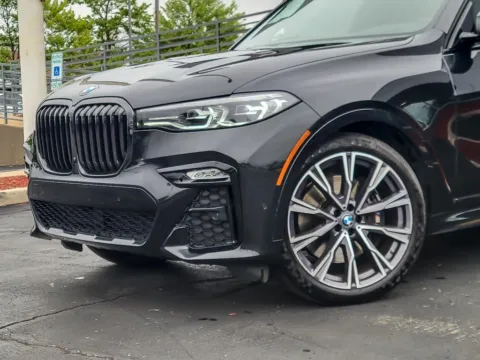 Photos of 2022 BMW X7 xDrive40i for sale in Naperville, IL at Maserati Alfa Romeo of Naperville