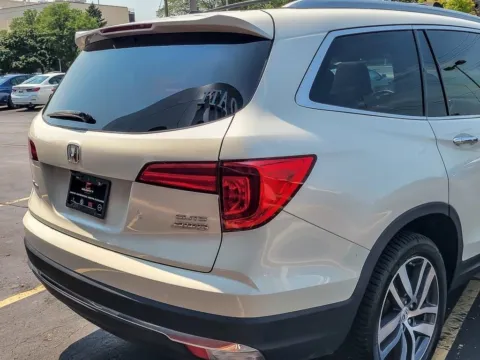 More photos of 2017 Honda Pilot Elite at Maserati Alfa Romeo of Naperville, IL