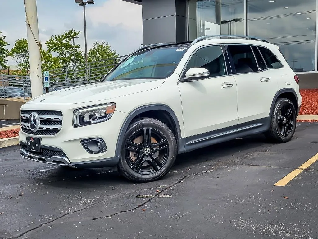 White 2021 Mercedes-Benz GLB 250 for sale in Naperville, IL