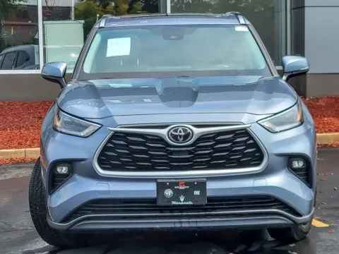 Another view of 2021 Toyota Highlander XLE for sale in Naperville, IL at Maserati Alfa Romeo of Naperville