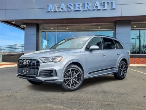 Silver 2022 Audi Q7 55 Premium Plus for sale in Naperville, IL