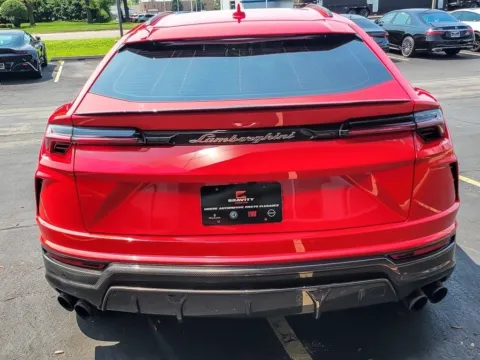 More photos of 2021 Lamborghini Urus at Maserati Alfa Romeo of Naperville, IL