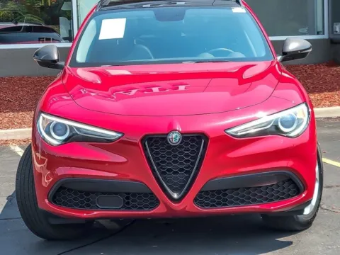 More photos of 2019 Alfa Romeo Stelvio at Maserati Alfa Romeo of Naperville, IL