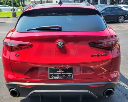 More photos of 2019 Alfa Romeo Stelvio at Maserati Alfa Romeo of Naperville, IL