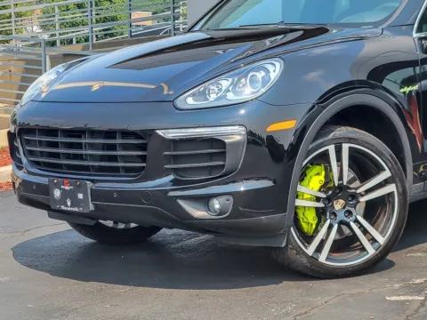 Photos of 2016 Porsche Cayenne E-Hybrid S for sale in Naperville, IL at Maserati Alfa Romeo of Naperville