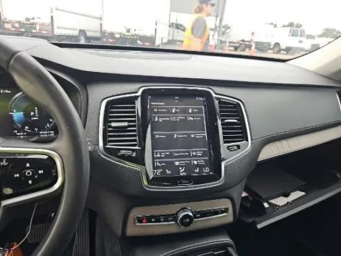 More photos of 2022 Volvo XC90 Recharge Plug-In Hybrid T8 Inscription 6 Passenger at Maserati Alfa Romeo of Naperville, IL
