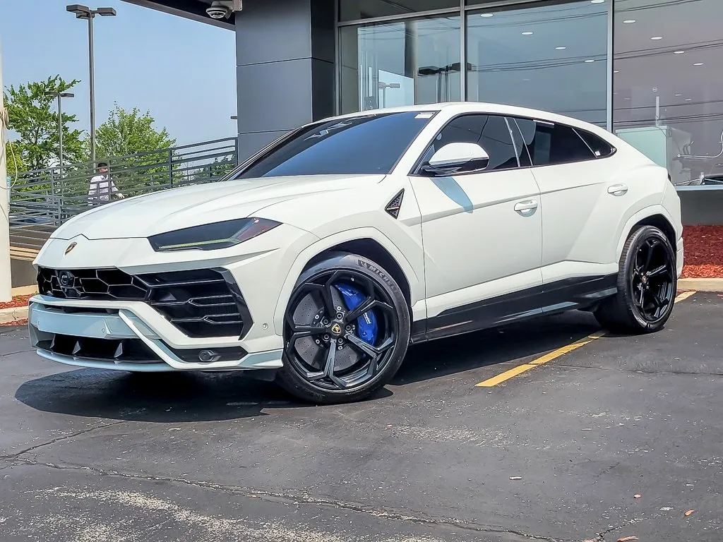 White 2020 Lamborghini Urus for sale in Naperville, IL
