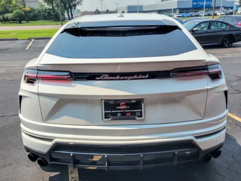 More photos of 2020 Lamborghini Urus at Maserati Alfa Romeo of Naperville, IL