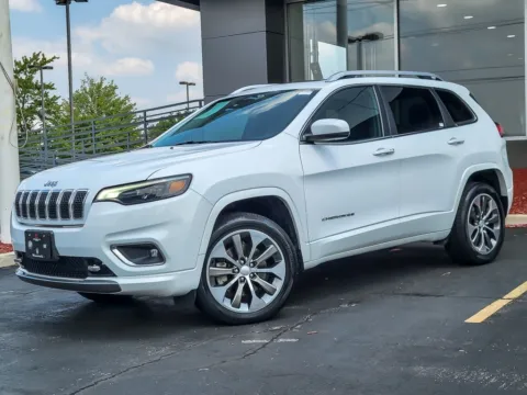 White 2019 Jeep Cherokee Overland for sale in Naperville, IL