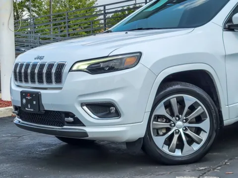Photos of 2019 Jeep Cherokee Overland for sale in Naperville, IL at Maserati Alfa Romeo of Naperville