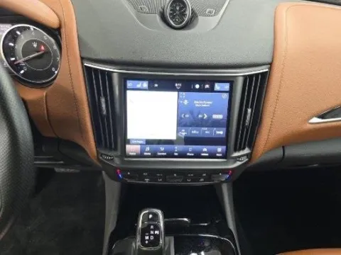 More photos of 2022 Maserati Levante GT at Maserati Alfa Romeo of Naperville, IL