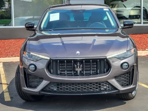 More photos of 2022 Maserati Levante Modena at Maserati Alfa Romeo of Naperville, IL