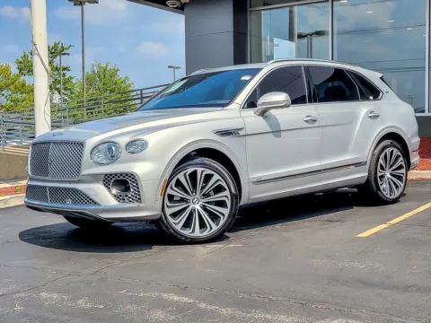 Silver 2022 Bentley Bentayga V8 for sale in Naperville, IL