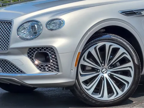 Another view of 2022 Bentley Bentayga V8 for sale in Naperville, IL at Maserati Alfa Romeo of Naperville
