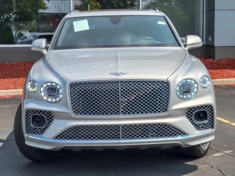 More photos of 2022 Bentley Bentayga V8 at Maserati Alfa Romeo of Naperville, IL