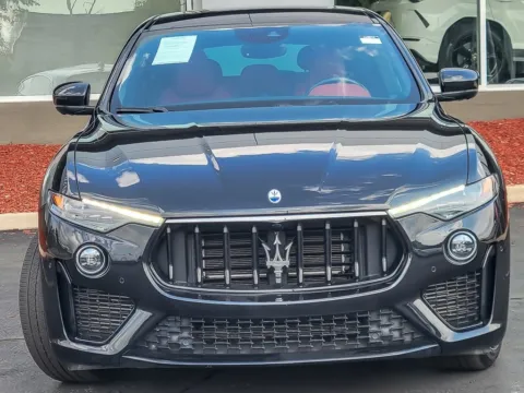 More photos of 2022 Maserati Levante Modena at Maserati Alfa Romeo of Naperville, IL