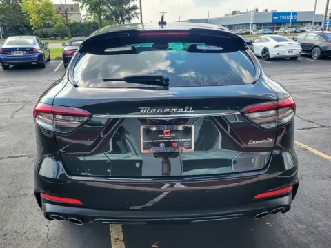 More photos of 2022 Maserati Levante Modena at Maserati Alfa Romeo of Naperville, IL