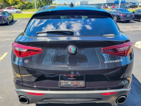 More photos of 2022 Alfa Romeo Stelvio Sprint at Maserati Alfa Romeo of Naperville, IL
