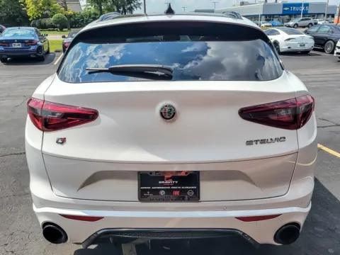 More photos of 2022 Alfa Romeo Stelvio Veloce at Maserati Alfa Romeo of Naperville, IL