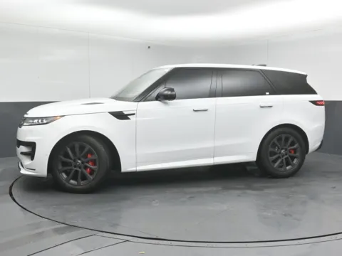 More photos of 2024 Land Rover Range Rover Sport Dynamic SE at Maserati Alfa Romeo of Naperville, IL
