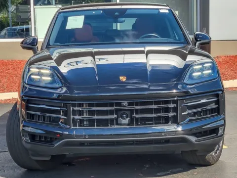 More photos of 2024 Porsche Cayenne Coupe at Maserati Alfa Romeo of Naperville, IL