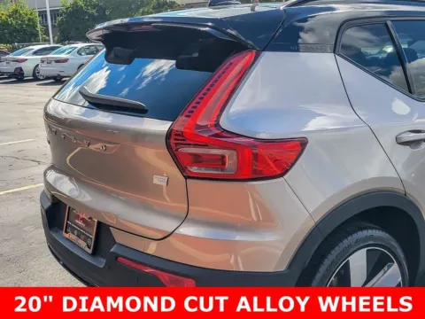 More photos of 2023 Volvo XC40 Recharge Pure Electric Ultimate at Maserati Alfa Romeo of Naperville, IL