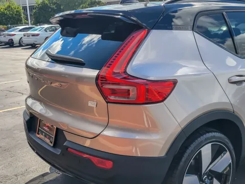 More photos of 2023 Volvo XC40 Recharge Pure Electric Ultimate at Maserati Alfa Romeo of Naperville, IL