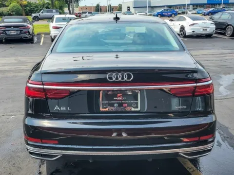 More photos of 2021 Audi A8 4.0 at Maserati Alfa Romeo of Naperville, IL