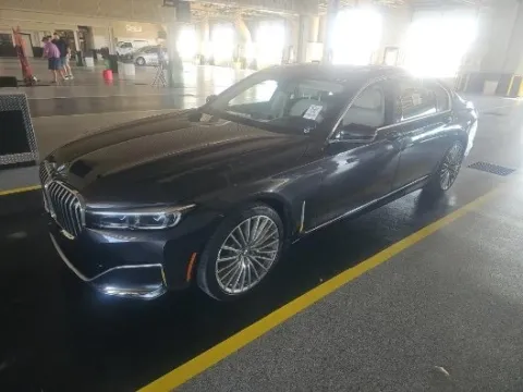 Gray 2021 BMW 7 Series 750i xDrive for sale in Naperville, IL