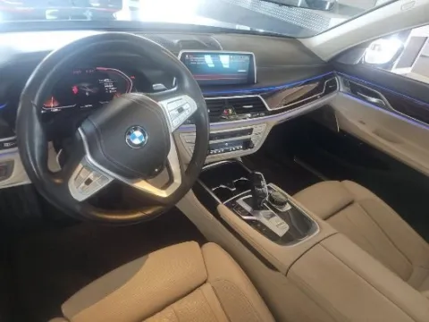 More photos of 2021 BMW 7 Series 750i xDrive at Maserati Alfa Romeo of Naperville, IL