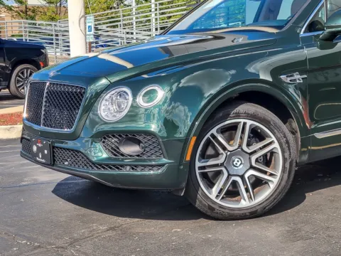 Photos of 2019 Bentley Bentayga V8 for sale in Naperville, IL at Maserati Alfa Romeo of Naperville