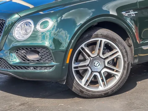 Another view of 2019 Bentley Bentayga V8 for sale in Naperville, IL at Maserati Alfa Romeo of Naperville