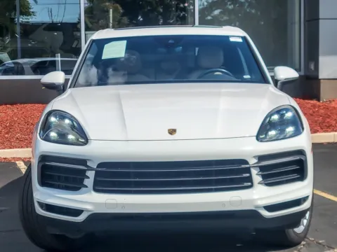 More photos of 2020 Porsche Cayenne at Maserati Alfa Romeo of Naperville, IL
