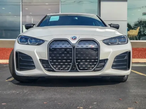 More photos of 2022 BMW i4 M50 at Maserati Alfa Romeo of Naperville, IL