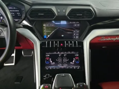 More photos of 2019 Lamborghini Urus at Maserati Alfa Romeo of Naperville, IL