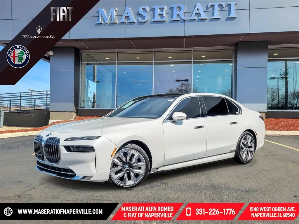 2023 BMW i7 xDrive60 for sale in Naperville, IL