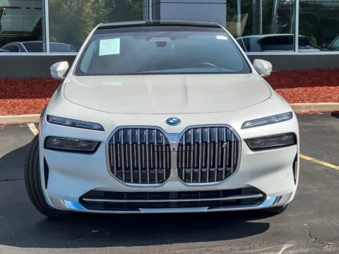 More photos of 2023 BMW i7 xDrive60 at Maserati Alfa Romeo of Naperville, IL