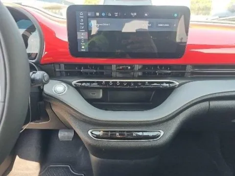 More photos of 2024 Fiat 500e Battery Electric at Maserati Alfa Romeo of Naperville, IL