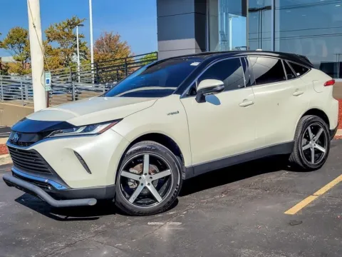 White 2021 Toyota Venza Limited for sale in Naperville, IL