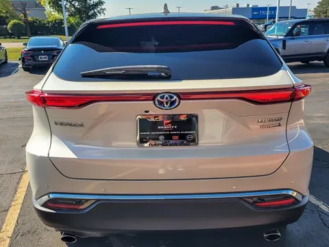 More photos of 2021 Toyota Venza Limited at Maserati Alfa Romeo of Naperville, IL