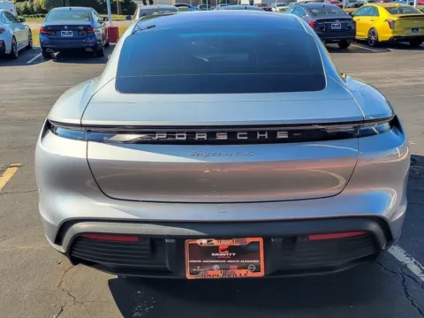 More photos of 2022 Porsche Taycan 4S at Maserati Alfa Romeo of Naperville, IL