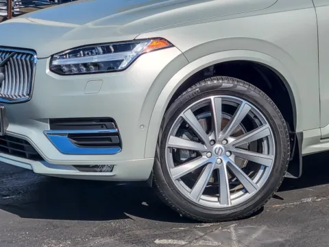 More photos of 2022 Volvo XC90 T6 Inscription at Maserati Alfa Romeo of Naperville, IL