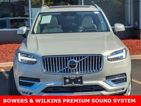 More photos of 2022 Volvo XC90 T6 Inscription at Maserati Alfa Romeo of Naperville, IL
