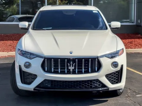 More photos of 2022 Maserati Levante GT at Maserati Alfa Romeo of Naperville, IL