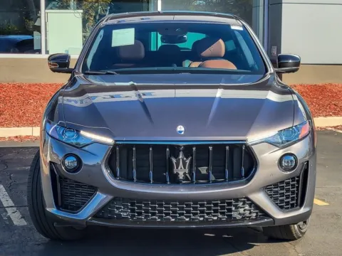 More photos of 2022 Maserati Levante Modena at Maserati Alfa Romeo of Naperville, IL