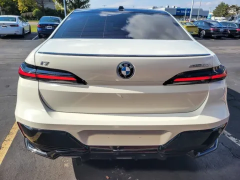 More photos of 2023 BMW i7 xDrive60 at Maserati Alfa Romeo of Naperville, IL